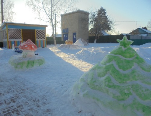 Зимнее оформление участка детского сада